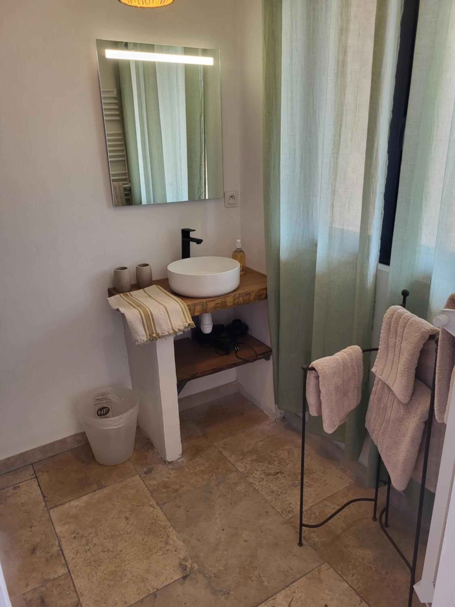 Bed and Breakfast Bastide De La Madeleine Pougnadoresse Exterior foto