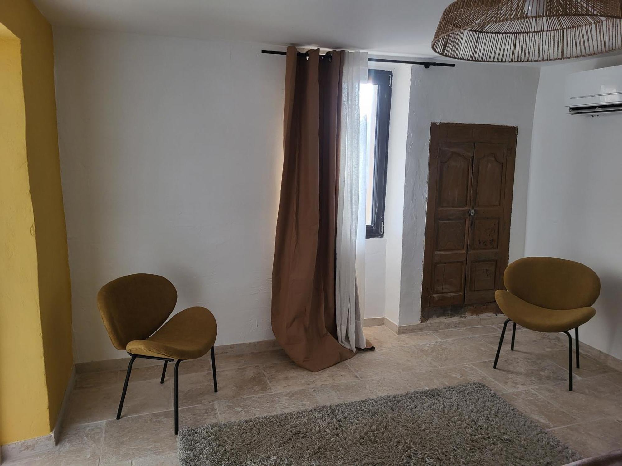 Bed and Breakfast Bastide De La Madeleine Pougnadoresse Zimmer foto